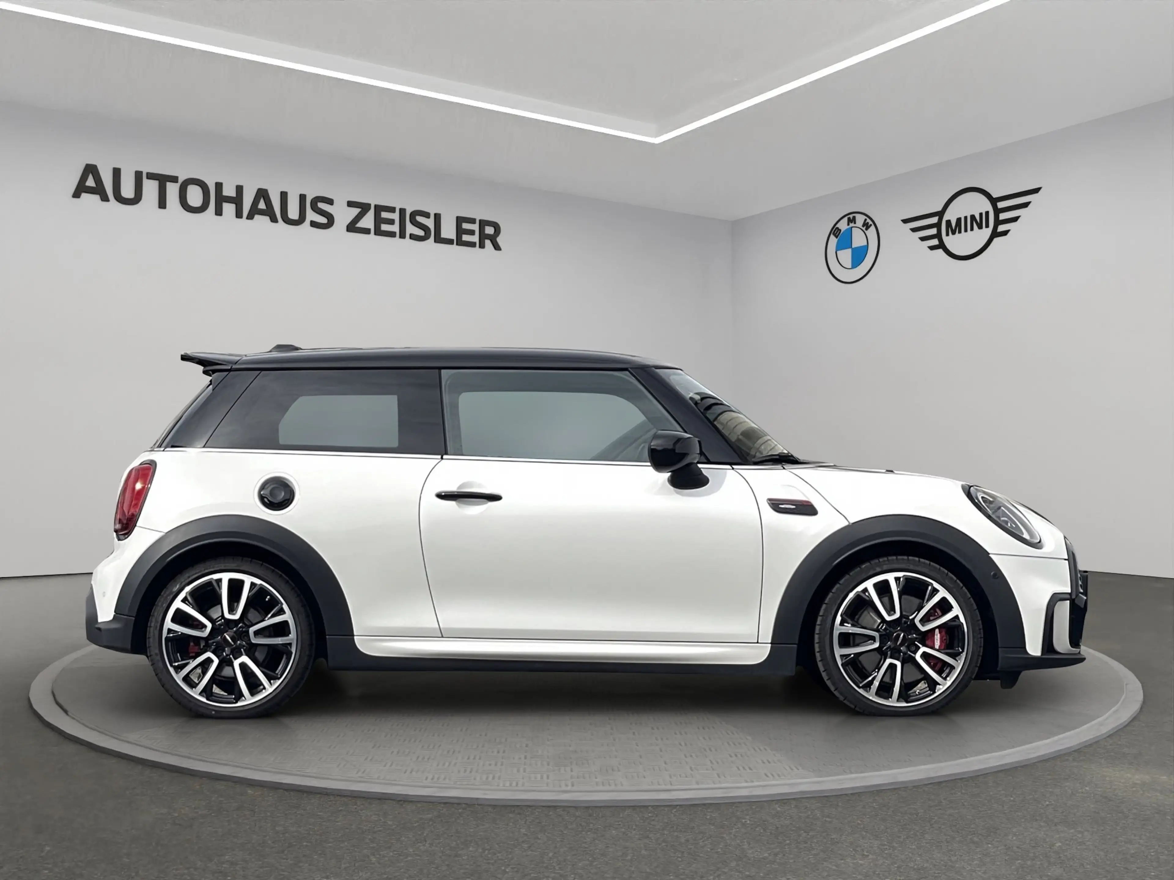 MINI John Cooper Works Head-Up PanoDach Rückfahrkamera HarmanKardon — photo 13