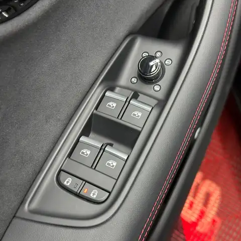 Audi Q8 55 3.0 TFSI e quattro VOLLAUSSTATTUNG Ansicht 33