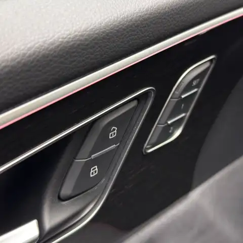 Audi Q8 55 3.0 TFSI e quattro VOLLAUSSTATTUNG Ansicht 32