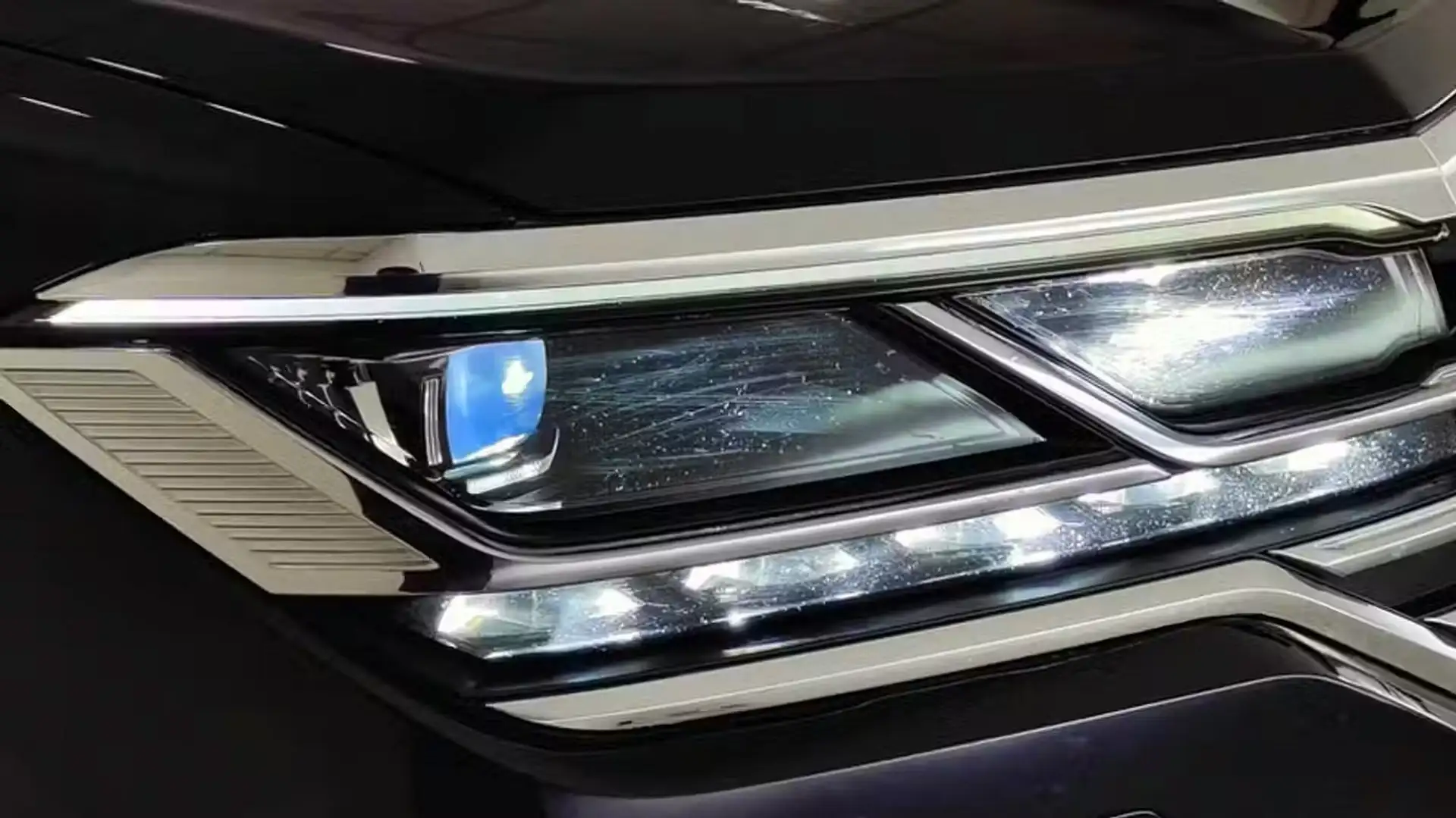 Volkswagen Derby Premium 3.0 TDI 4Motion Tiptronic Schwarz - 1