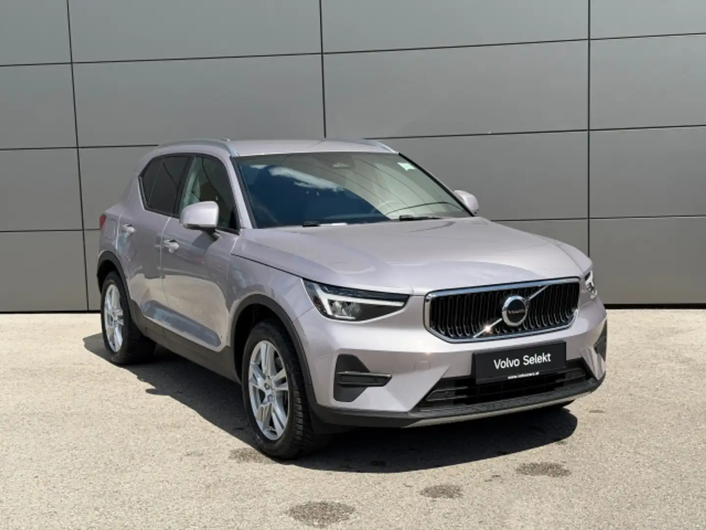 Volvo XC40 B3 Core Aut. Grau - 1