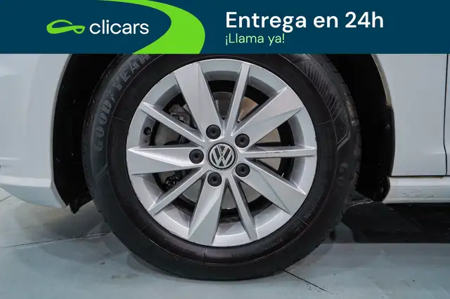 Volkswagen Golf view 11
