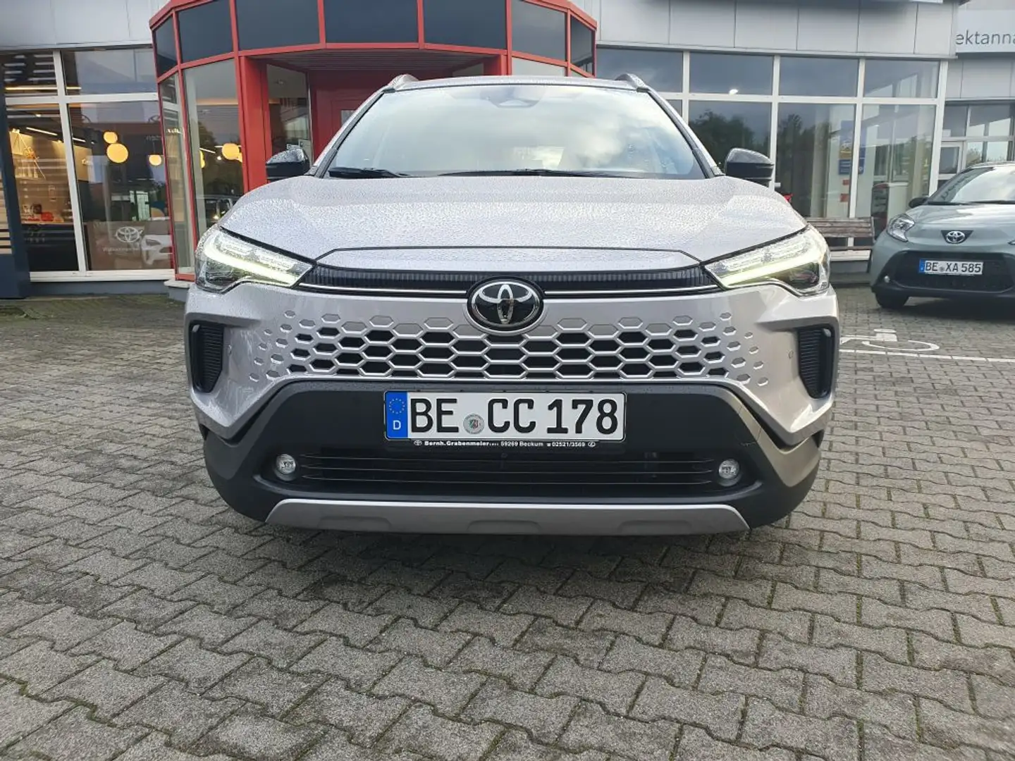 Toyota Corolla Cross Hybrid 2.0 VVT-i Teamplayer Argent - 2