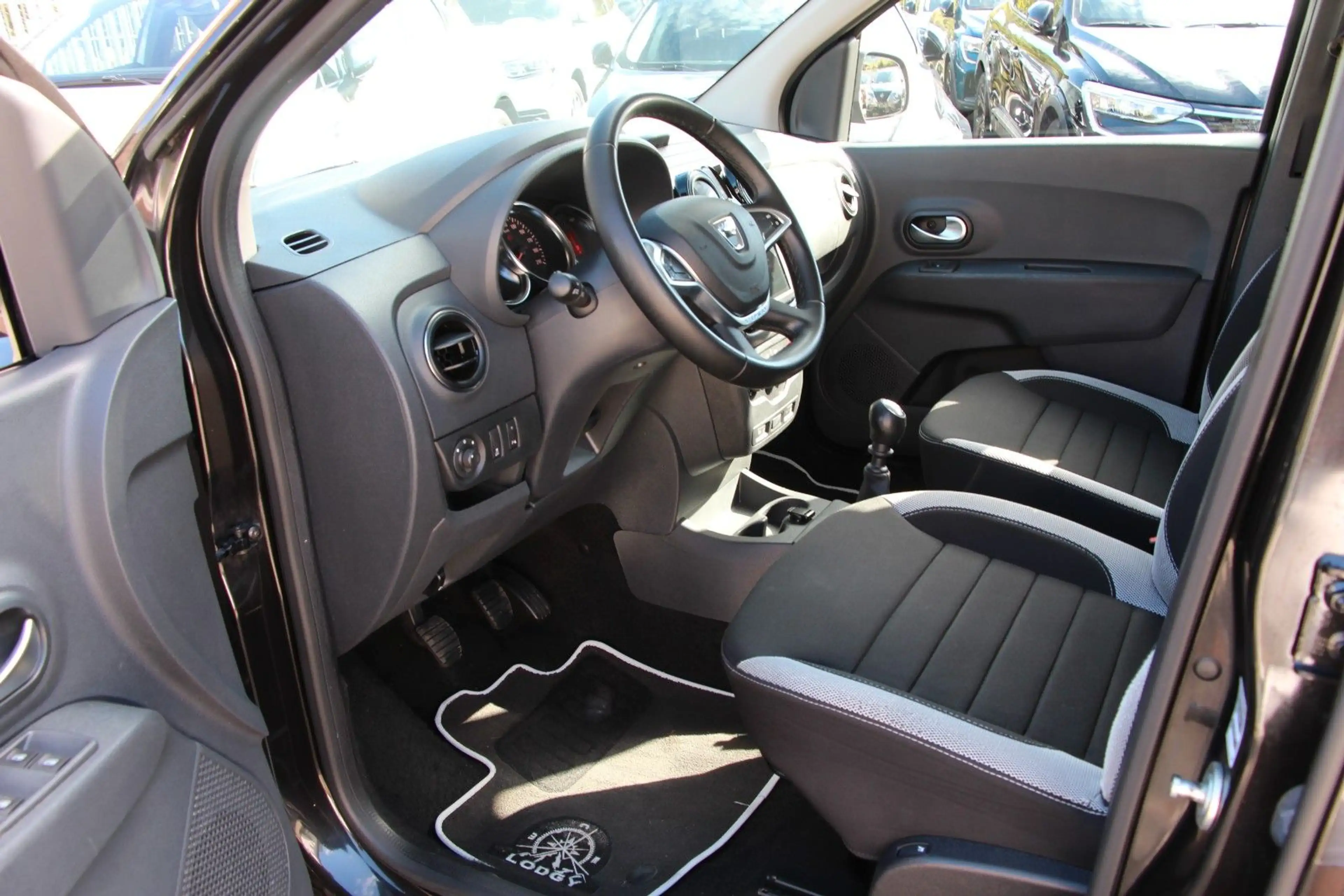 Dacia Lodgy Stepway Selection Blue dCi 7-Sitzer/61674 — photo 11