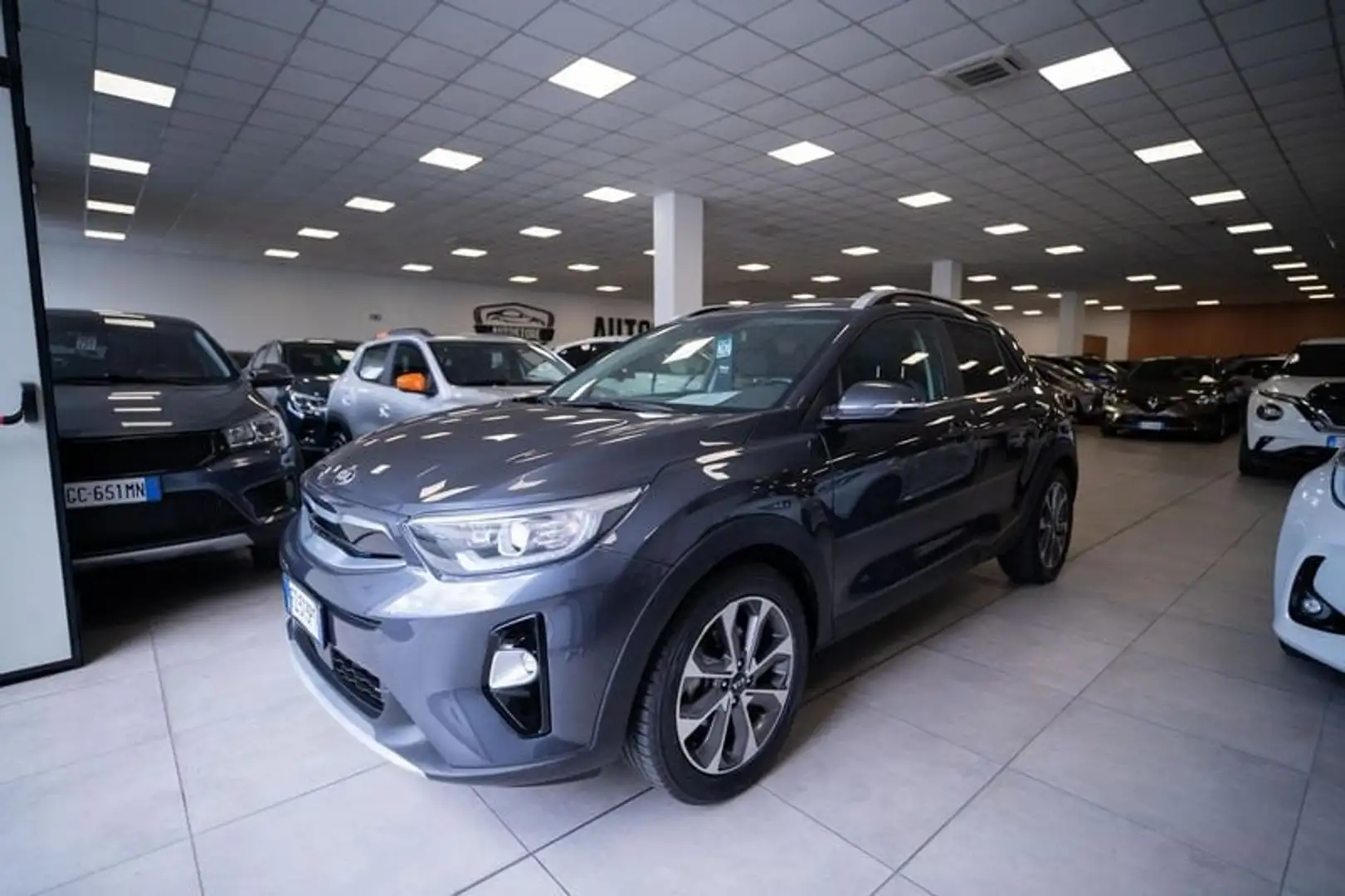 Kia Stonic 1.4 MPI Eco Energy Gpl 97cv Grigio - 1