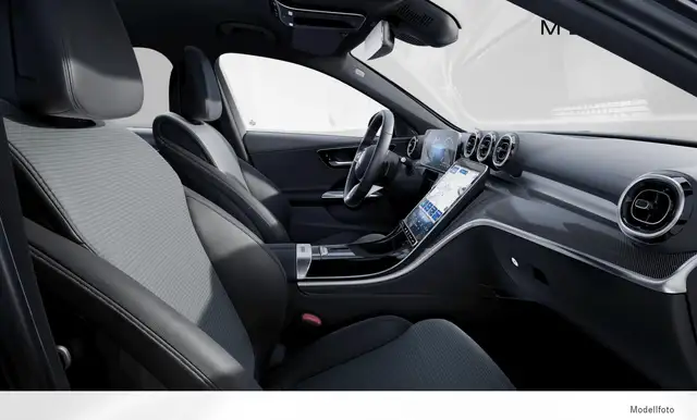 Mercedes-Benz C-Class view 4