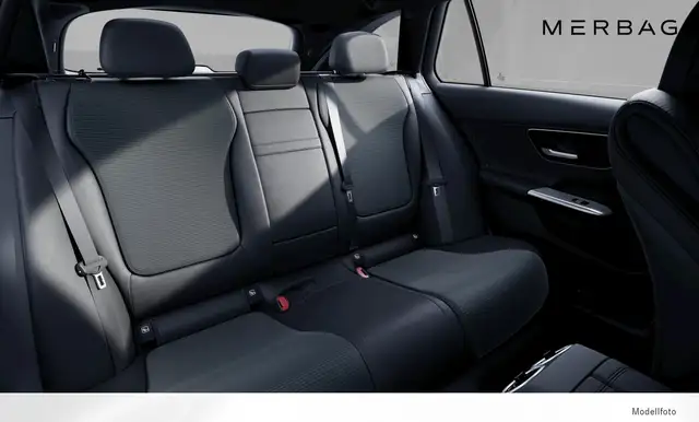Mercedes-Benz C-Class view 6