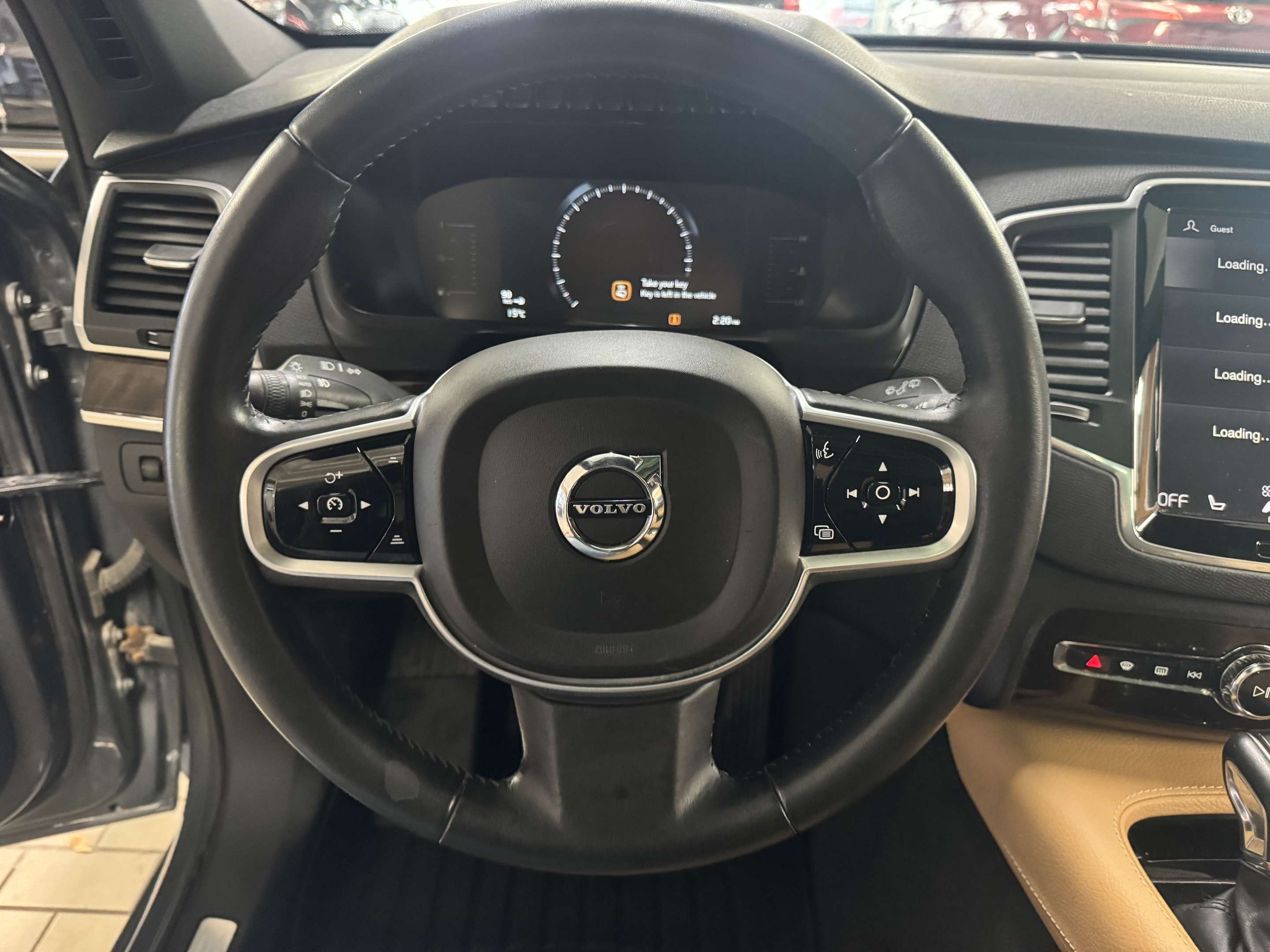 2019 Volvo XC90 T6 AWD Momentum thumb 24