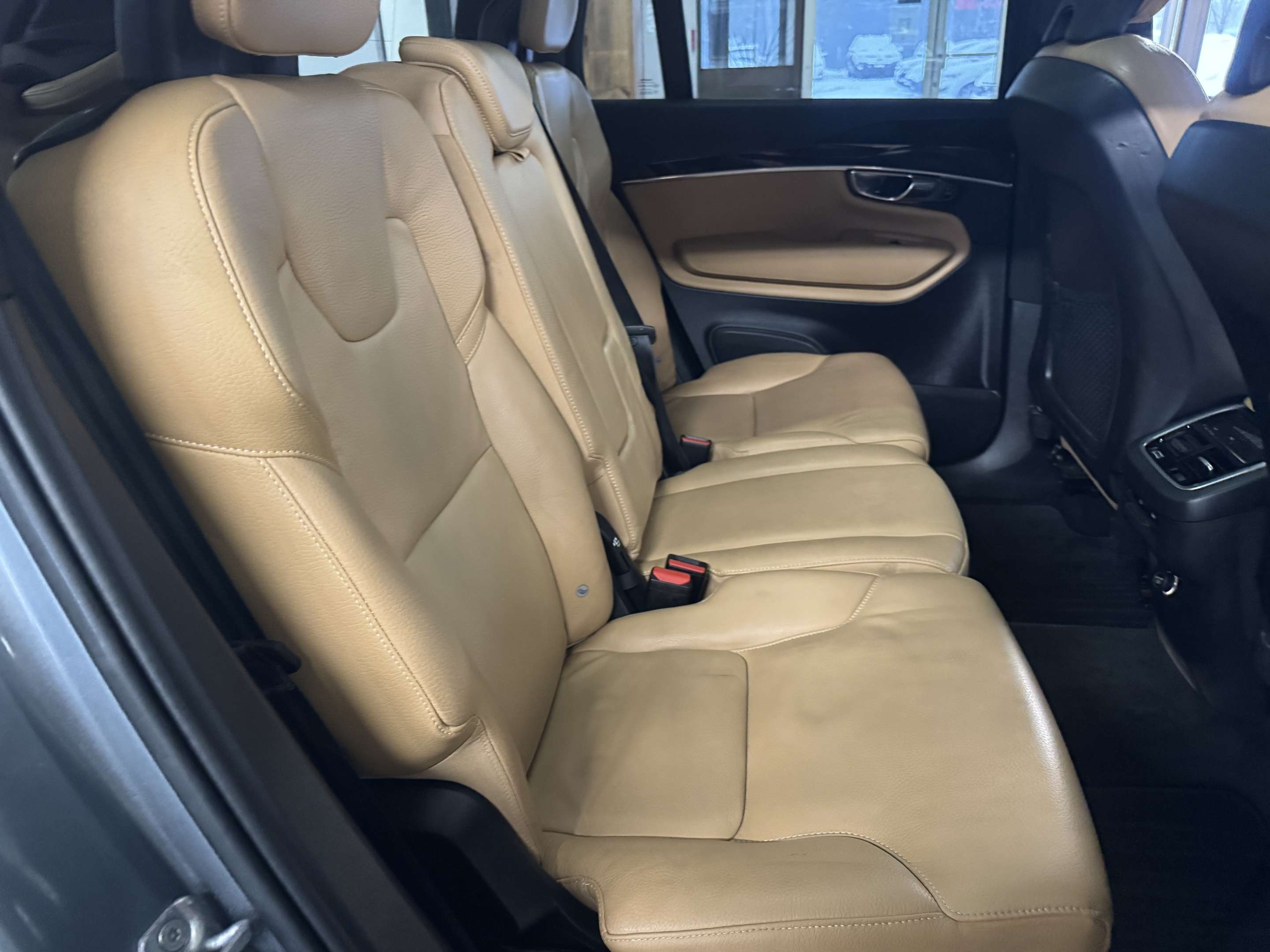 2019 Volvo XC90 T6 AWD Momentum thumb 13