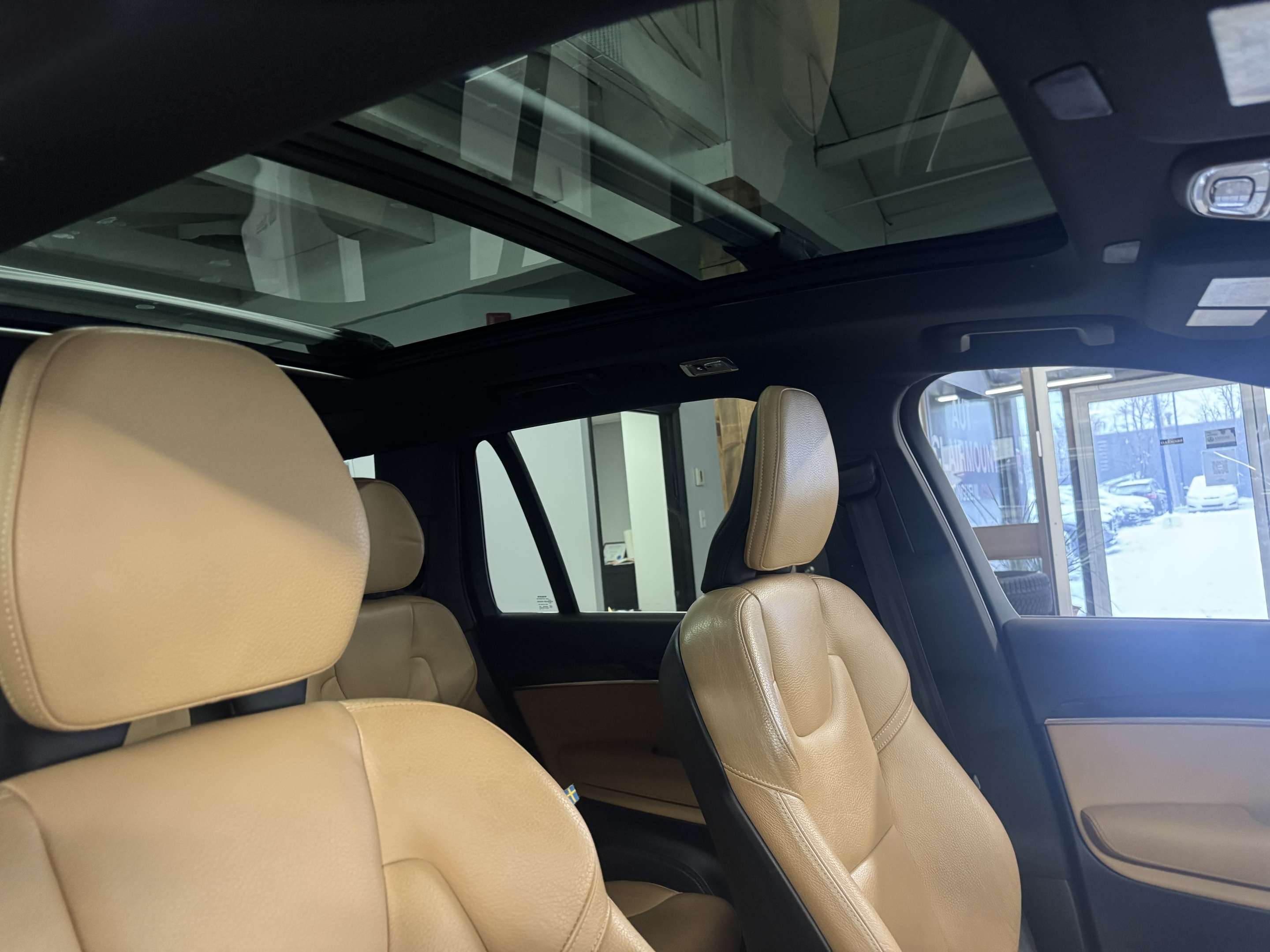 2019 Volvo XC90 T6 AWD Momentum thumb 12
