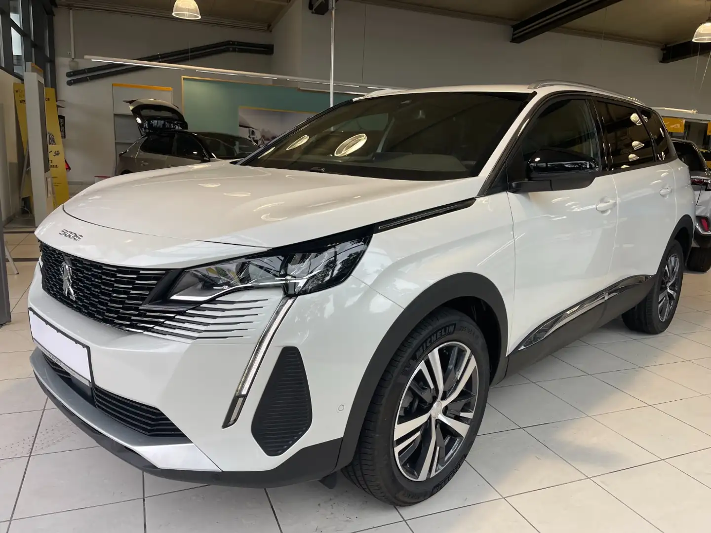 Peugeot 5008 1.2 PureTech 130 Allure Pack LED+Navi+SHZ Weiß - 2