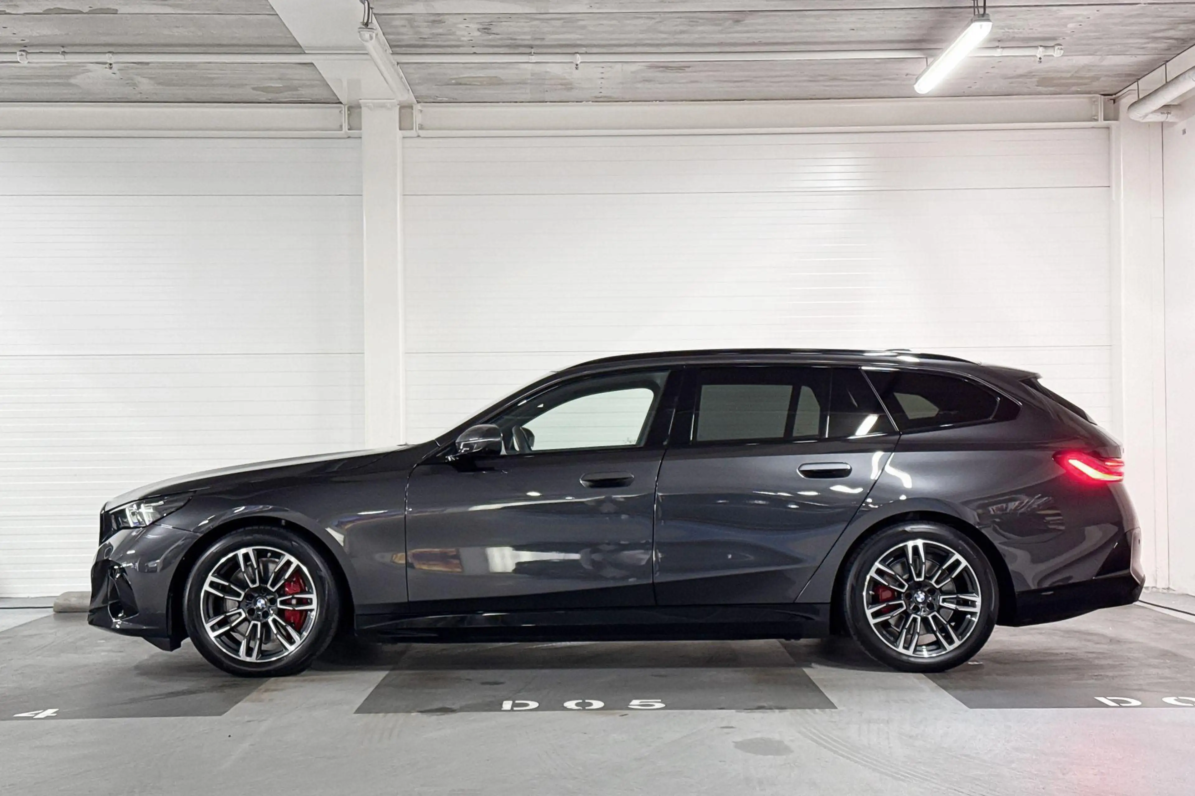 BMW i5 Touring eDrive40 | M-Sport Pro | Bowers & Wilkins — photo 2