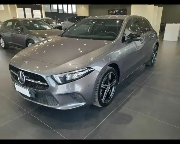 Mercedes-Benz A 250 e hybrid EQ Sport