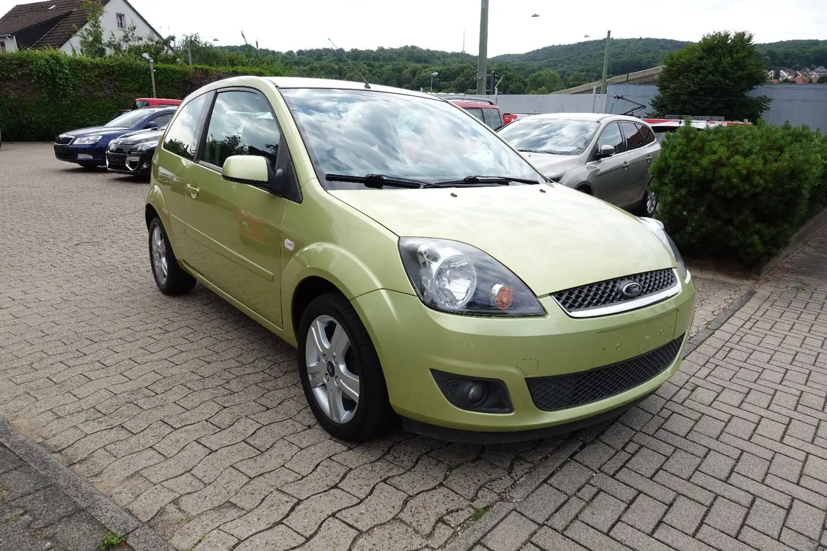 Ford Fiesta Connection Jaune - 2