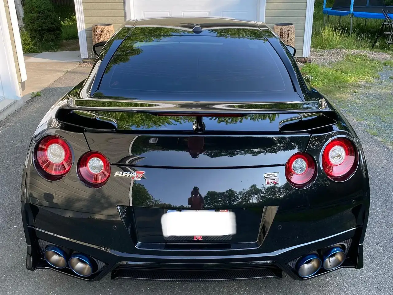 Nissan GT-R снимка Nissan GT-R
