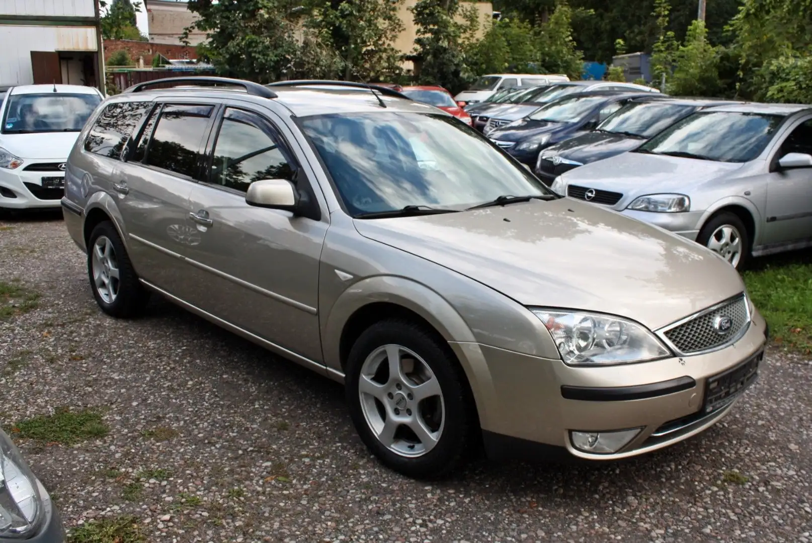Ford Mondeo 2.0 Ghia / TÜV/AU 03/2027 Gold - 1