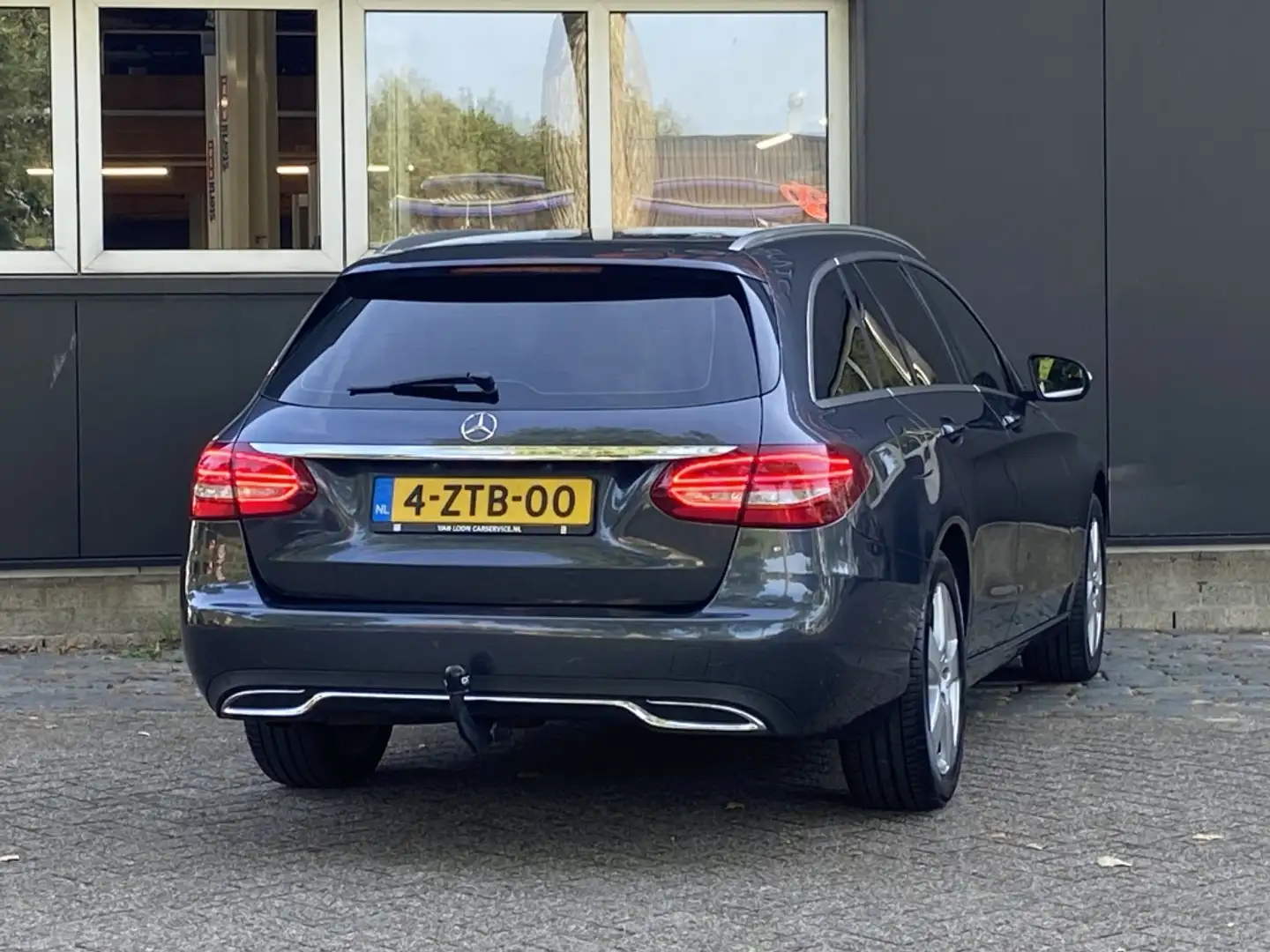 Mercedes-Benz C 200 Estate Aut. 184PK Prestige/Leer/Trekhaak/LED/Navig Grijs - 2