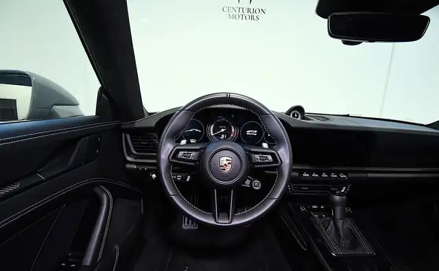 Porsche 911 view 12