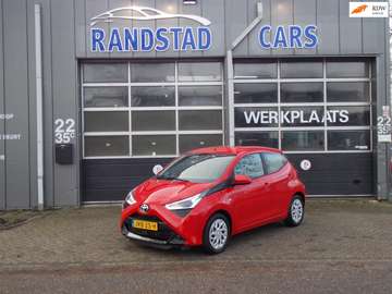 1.0 VVT-i x-play Automaat Camera Airco Elek Pakket