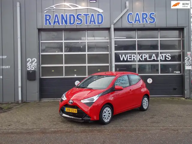 Toyota Aygo 1.0 VVT-i x-play Automaat Camera Airco Elek Pakket