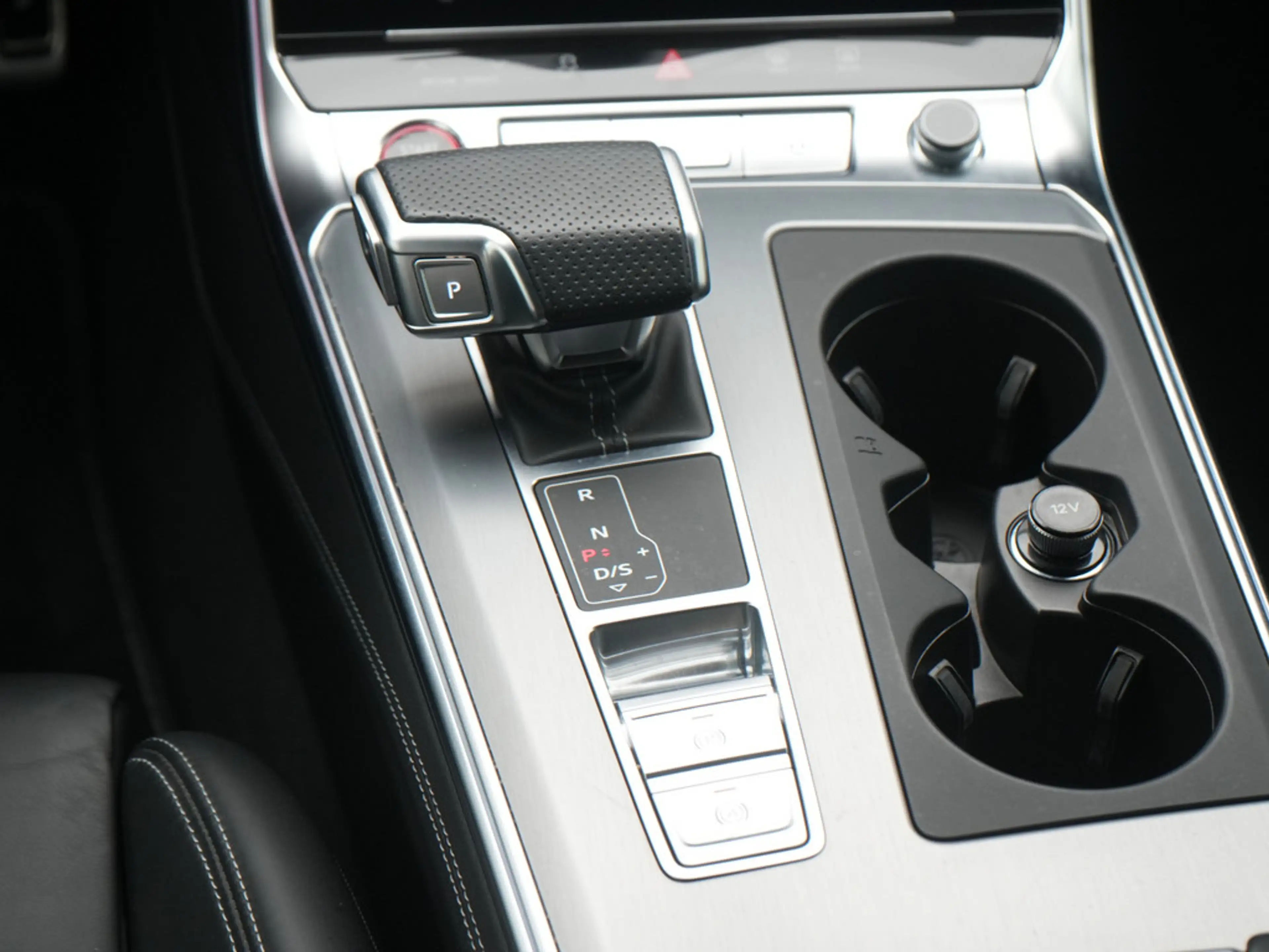 Audi S6 Avant AHK MATRIX LUFT RAUTE ACC B&O KAM 36 — photo 14