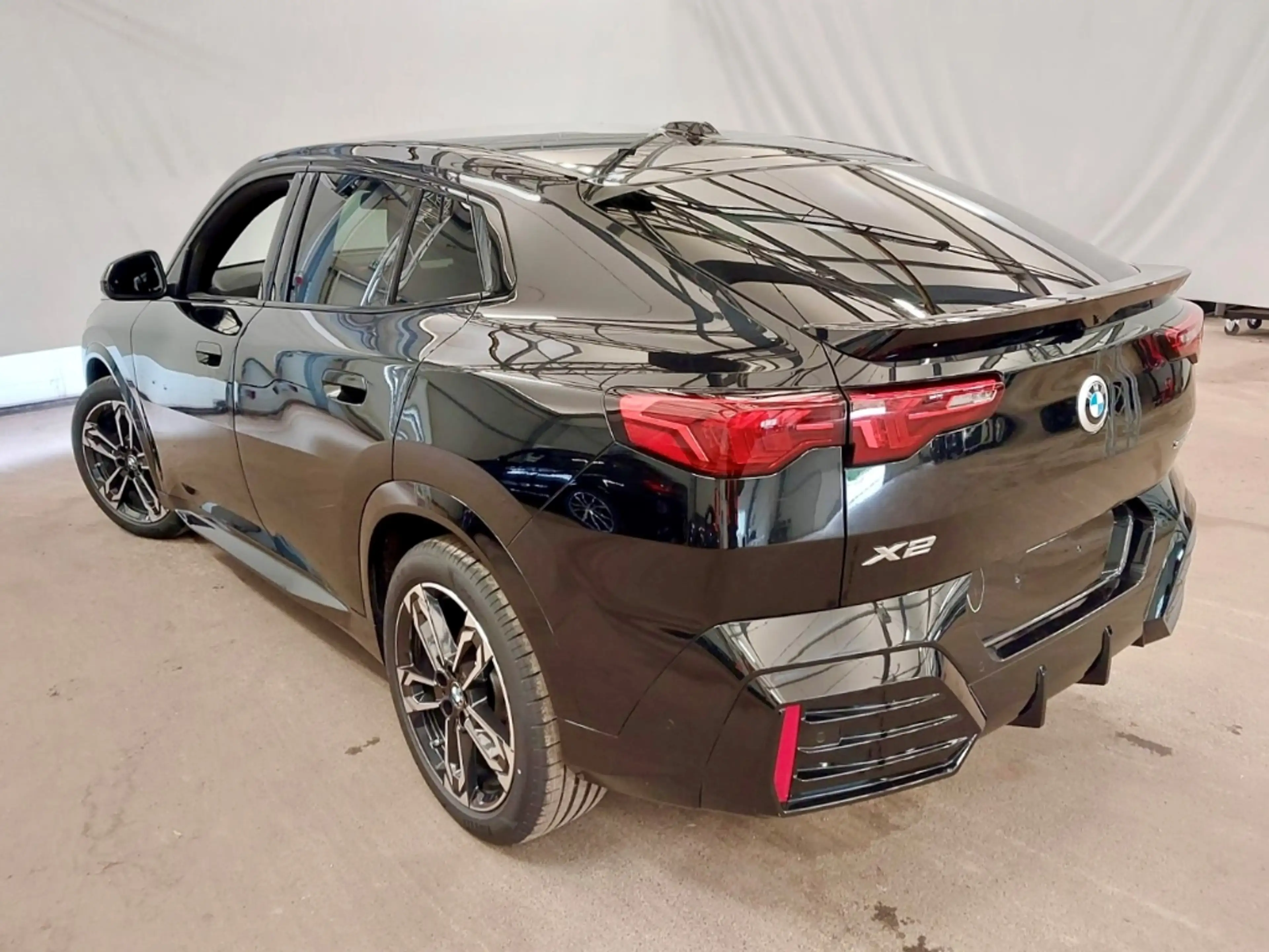 BMW X2 sDrive20d M Sport 19'' AHK el.Aktivsitze H/K Comf. — photo 2