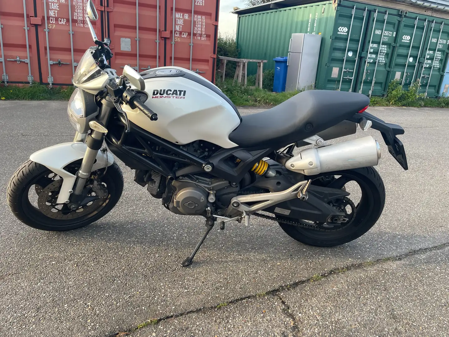 Ducati Monster 696 Plus Blanco - 1