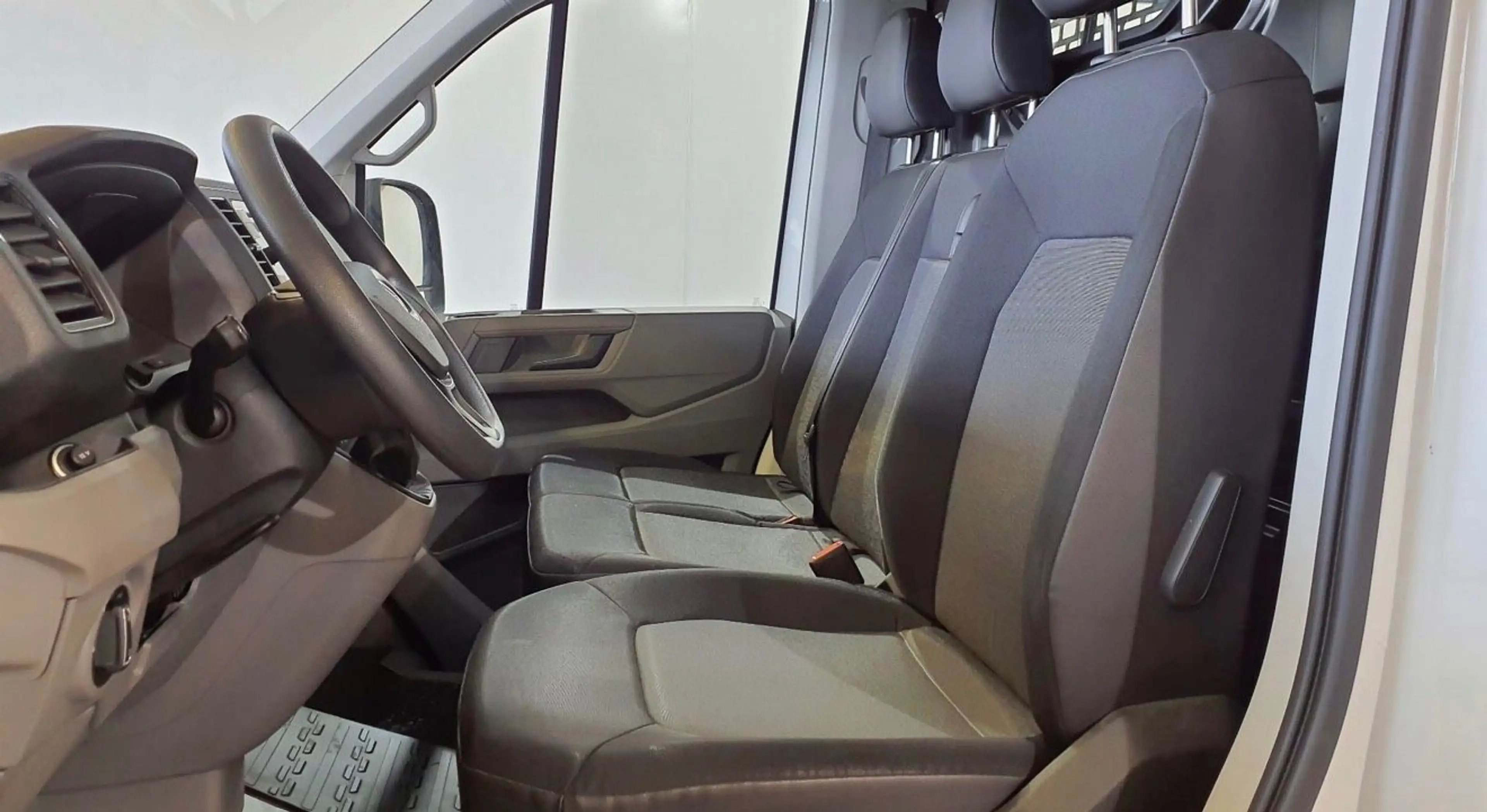 Volkswagen Crafter 35 Mittellang L2H2 KLIMA KAMERA AHK ACC — photo 9
