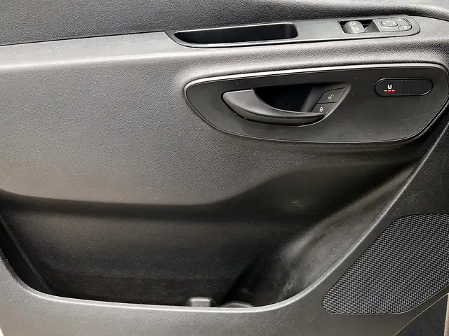 Mercedes-Benz Unknown Model view 13