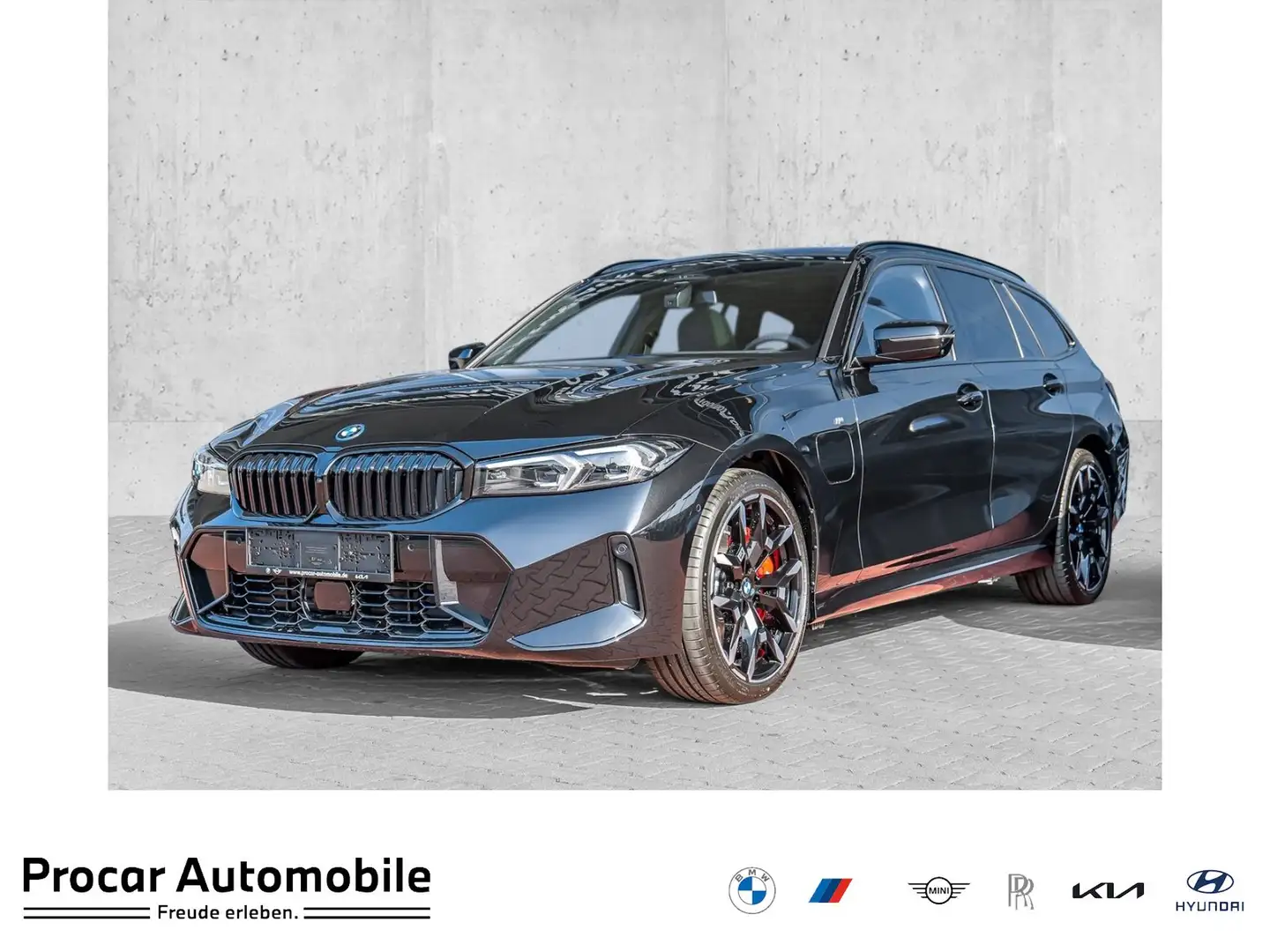 BMW 330 e MSport + Pano + AHK + DAprof. + 19" Schwarz - 1