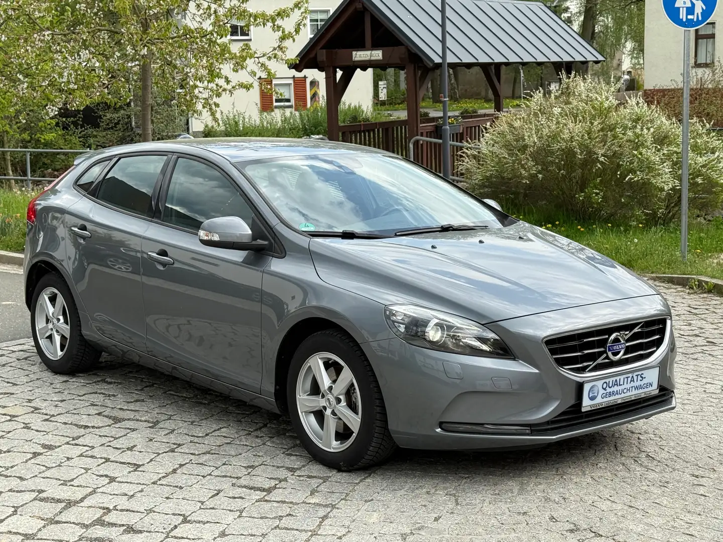 Volvo V40 You! Bi-Xenon/Temp./Sitzh./Digit.Inst. Gris - 2