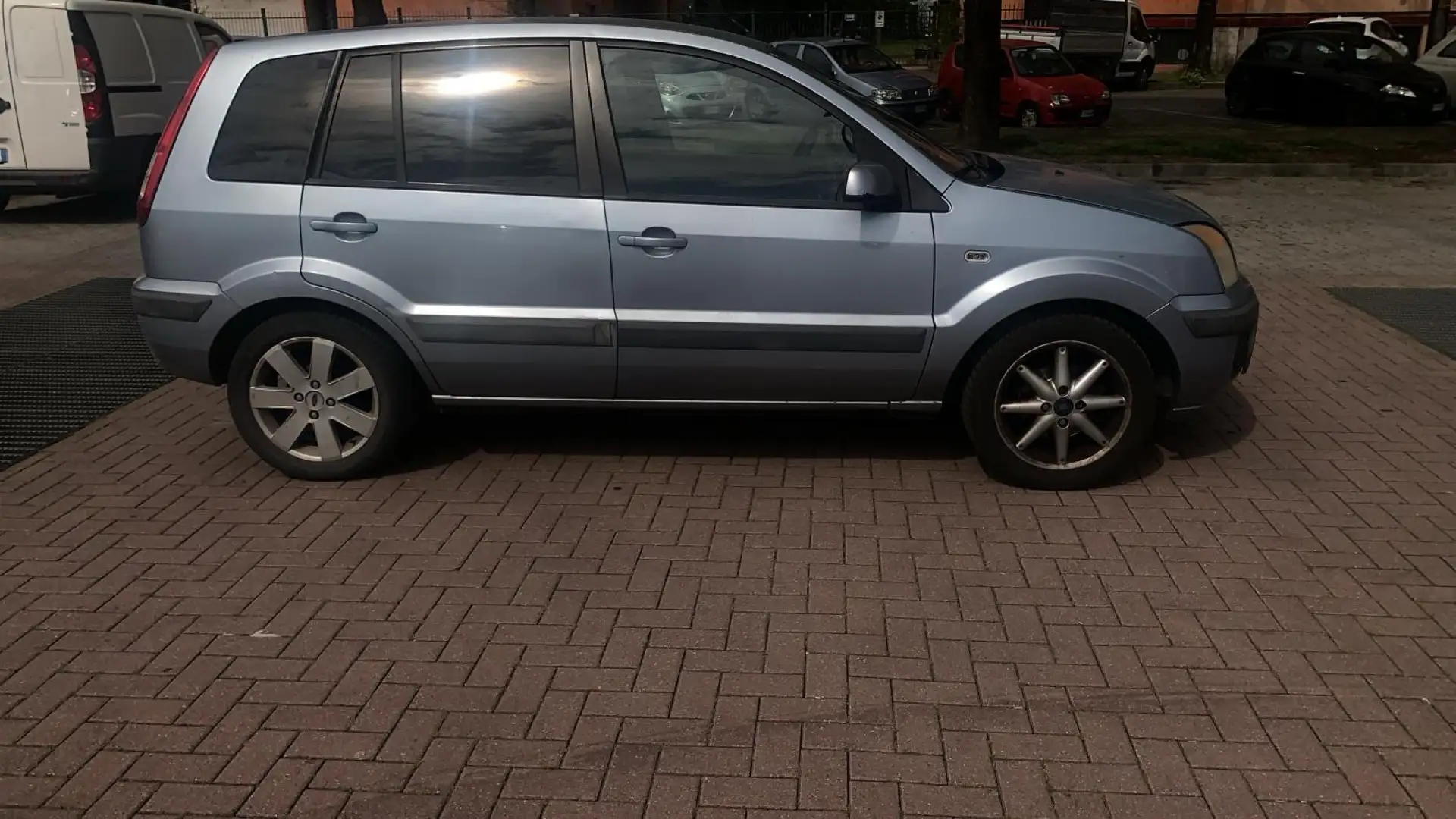 Ford Fusion 1.4 tdci s/airb.lat. - 1