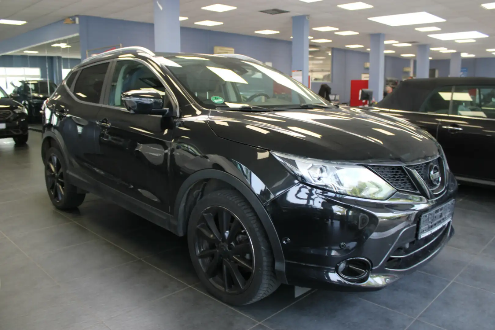 Nissan Qashqai 1.6 dCi Xtronic TEKNA - Pano - AHK - Zwart - 1