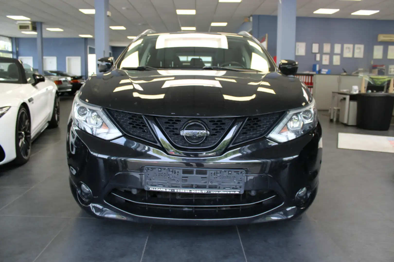 Nissan Qashqai 1.6 dCi Xtronic TEKNA - Pano - AHK - Zwart - 2