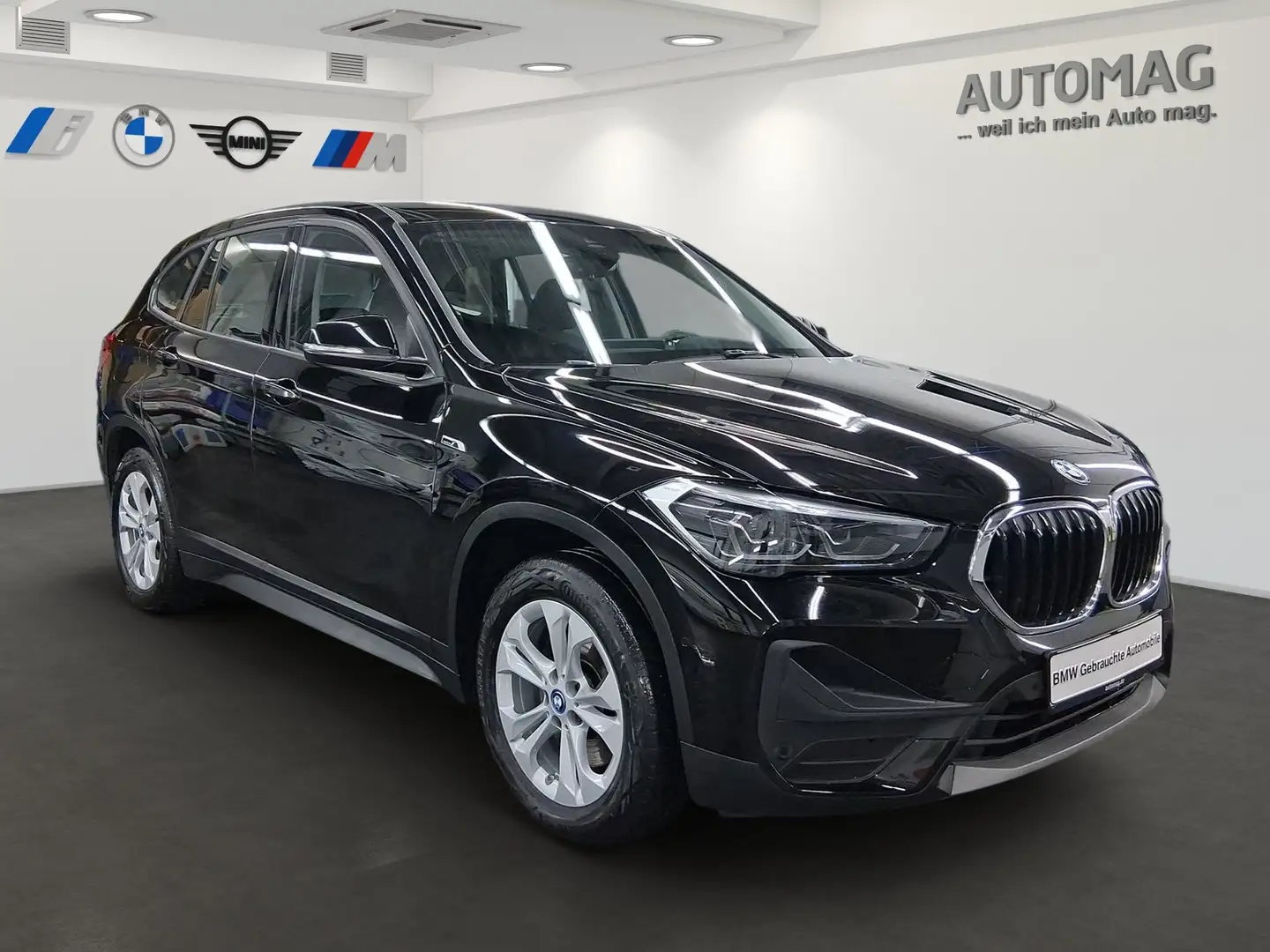 BMW X1 xDrive25e HeadUp*Kamera*Drive Assist Plus*LED*Navi Zwart - 2