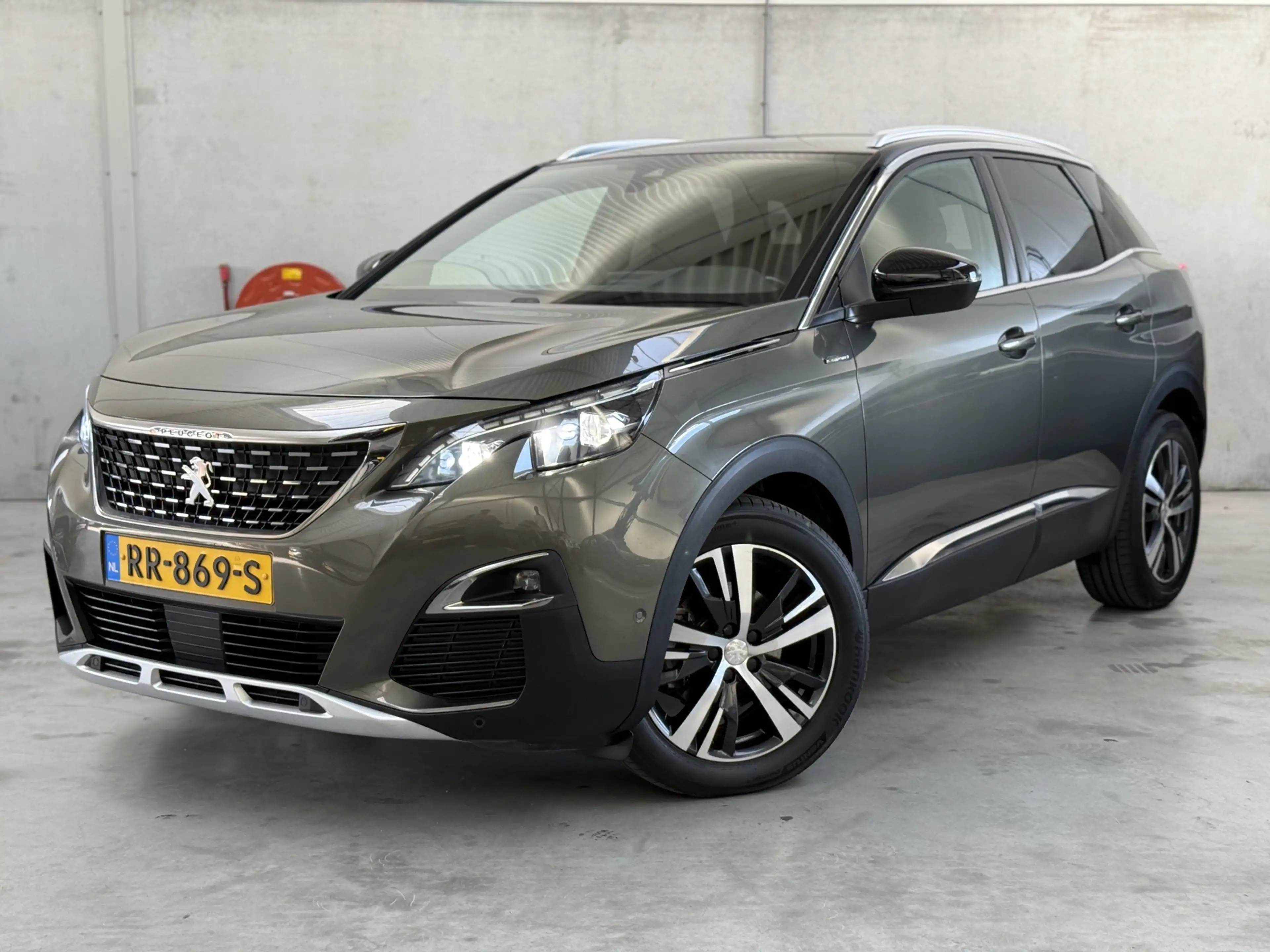 Peugeot 3008 1.6 e-THP GT Line NAP CarPlay Trekhaak AUT Nieuwst — photo 2