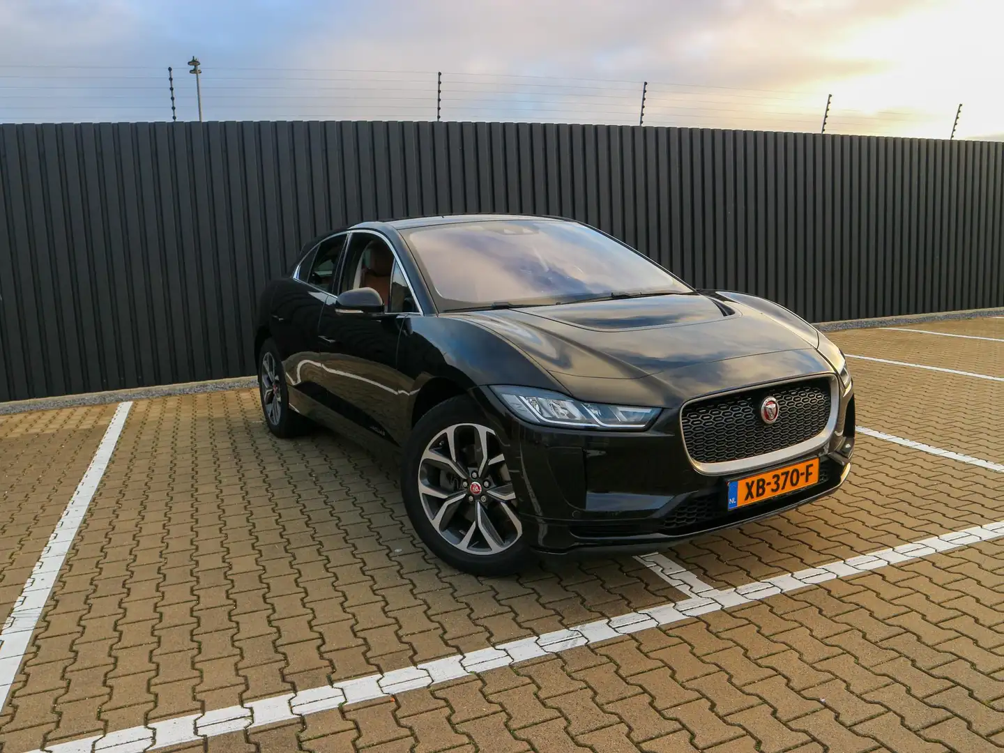 Jaguar I-Pace EV400 S 90 kWh Santorini Black | BTW Auto Zwart - 2