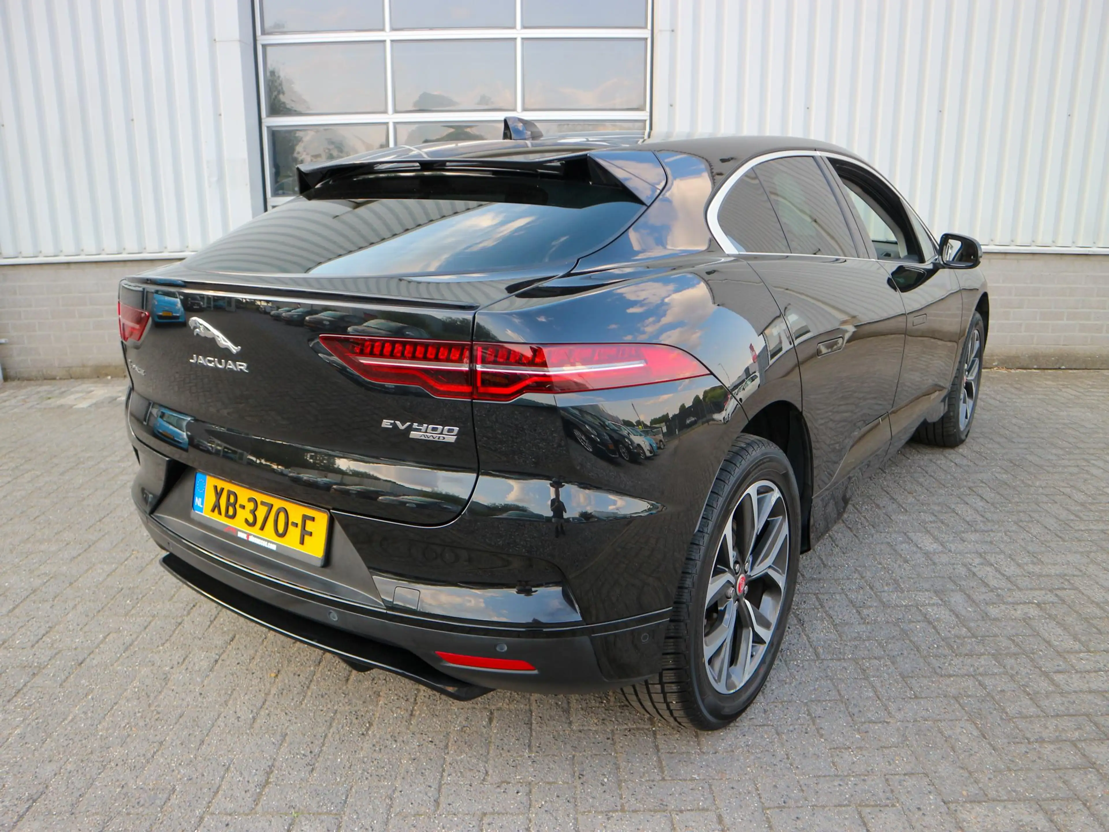 Jaguar I-Pace EV400 S 90 kWh Santorini Black | BTW Auto — photo 10