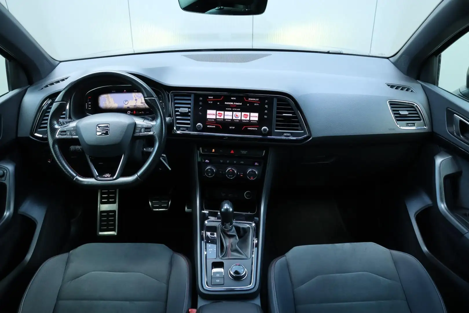 SEAT Ateca 1.5 TSI FR / 150PK / DSG / Navi / Carplay / Virtua Grijs - 2