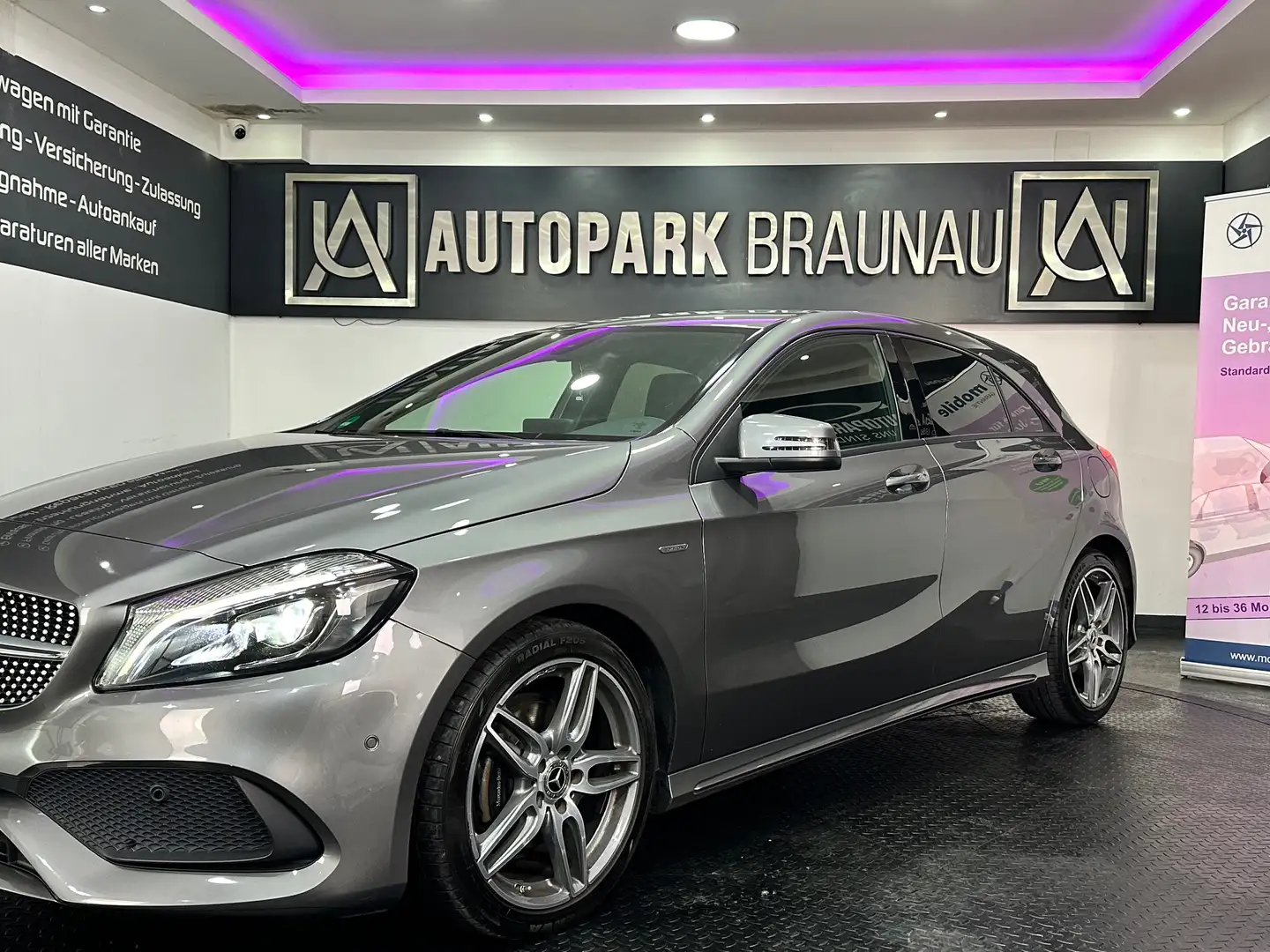 Mercedes-Benz A 180 d BlueEfficiency Edition *AMG-LINE*NAVI* Grau - 2