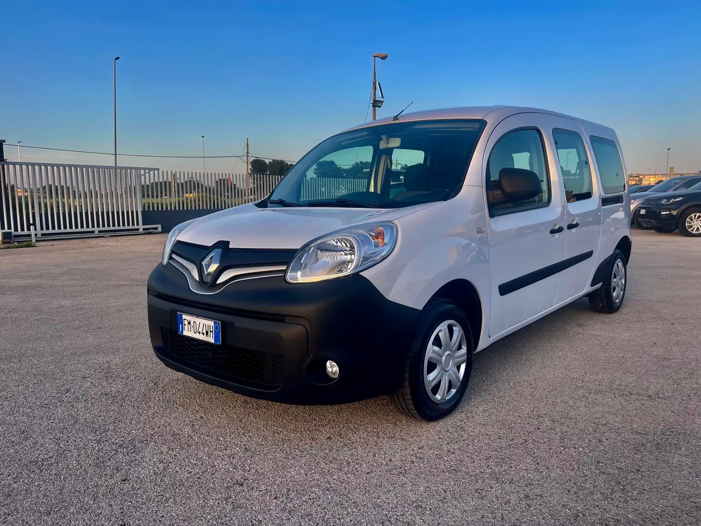 Renault Kangoo KANGOO MAXI 5POSTI N1 FULL NAVI Blanco - 1