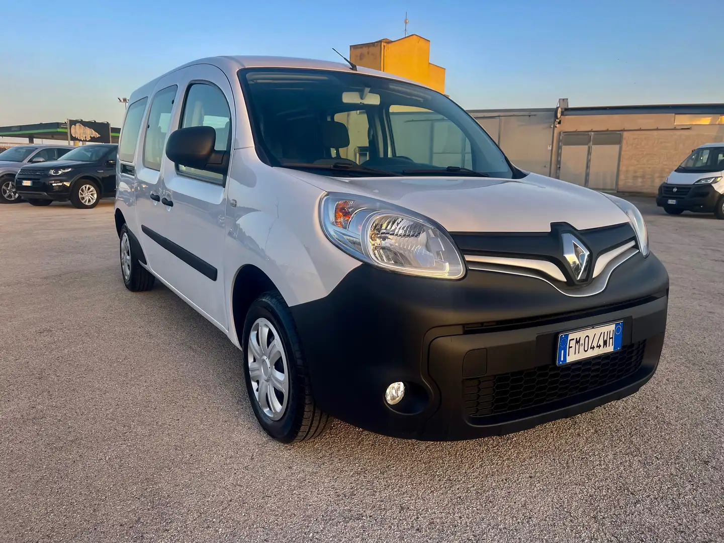 Renault Kangoo KANGOO MAXI 5POSTI N1 FULL NAVI Blanco - 2