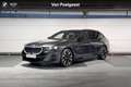 BMW i5 Touring M60 xDrive 84 kWh Grijs - thumbnail 1