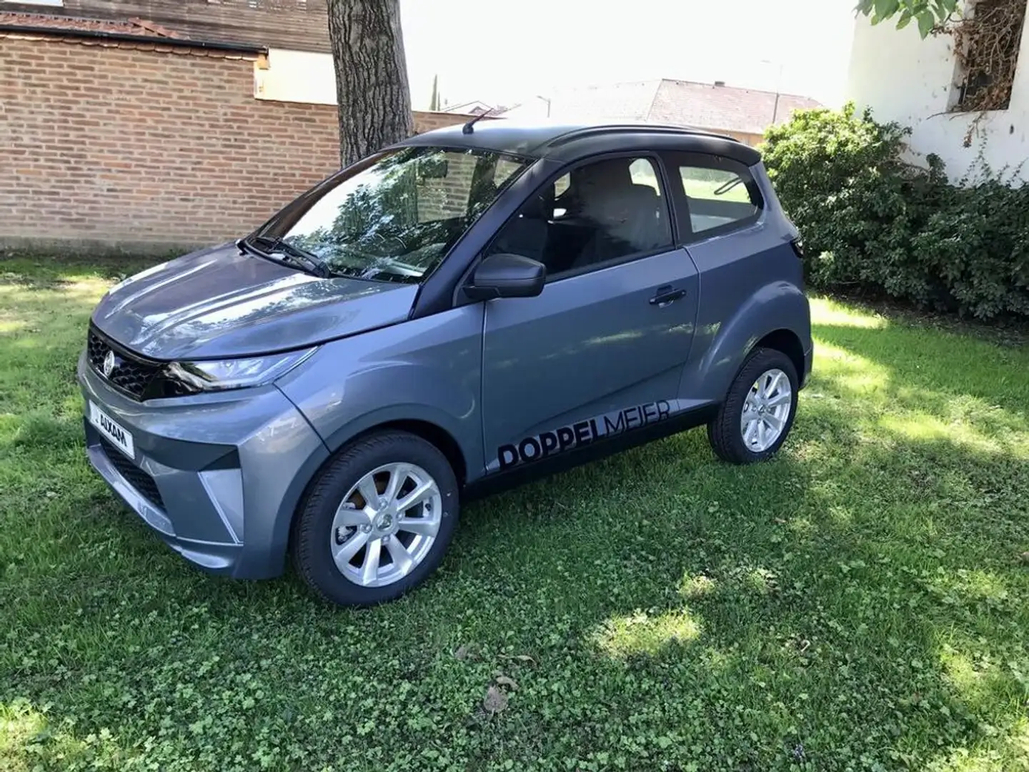 Aixam Crossover Ambition Crossline Grau - 1