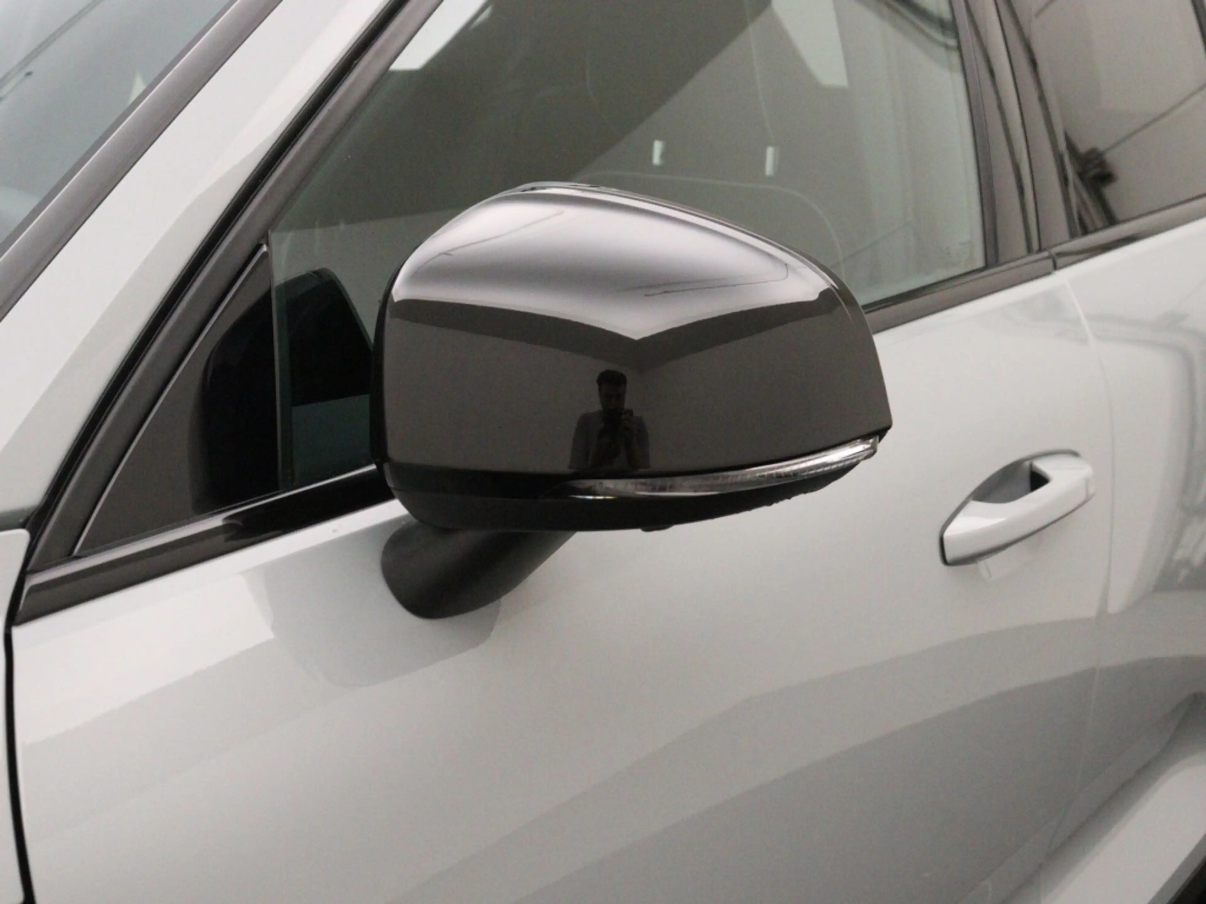 Volvo EX40 EXTENDED RANGE PLUS DARK 360GR CAM HARMAN KARDON G — photo 10