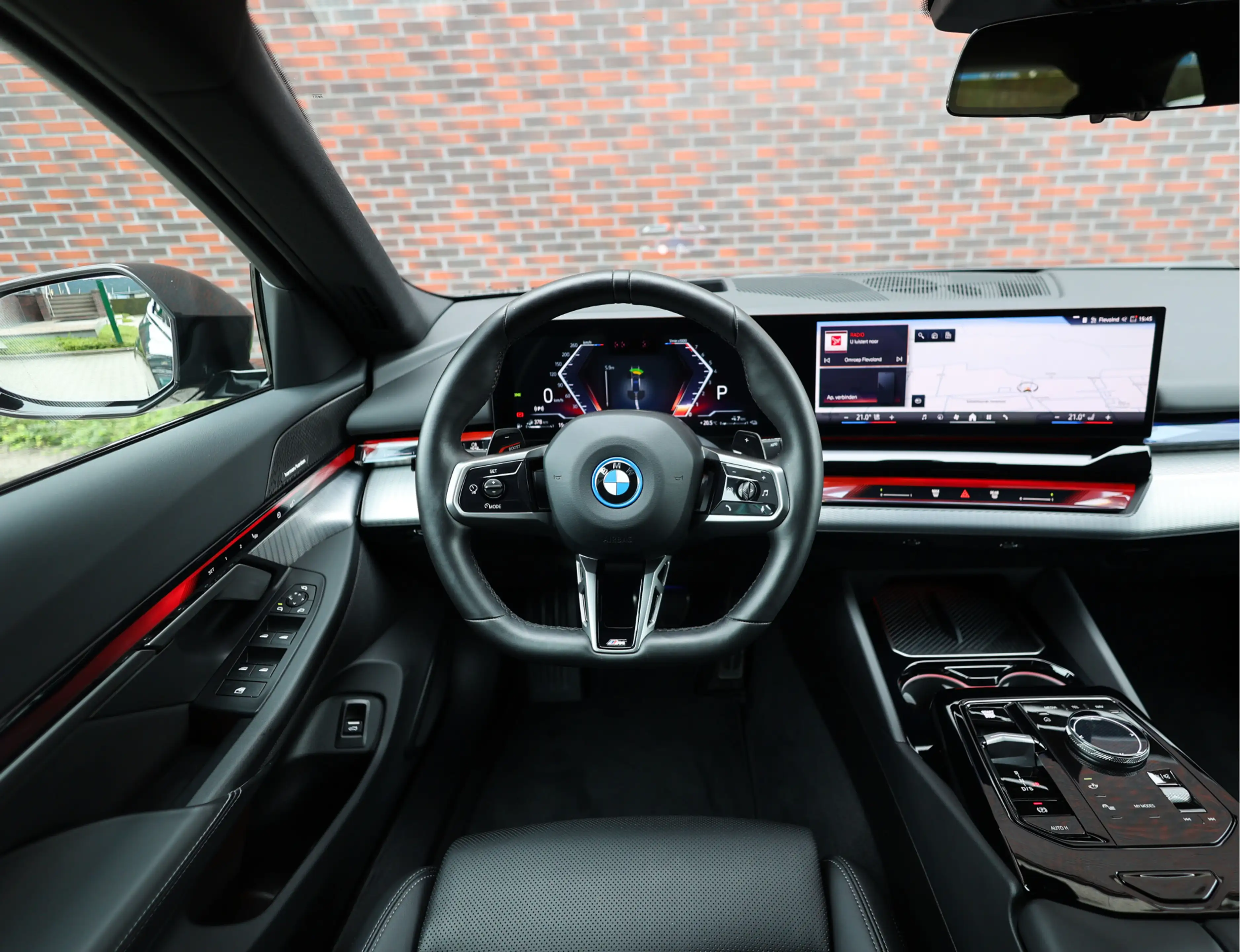 BMW 550 5-serie Touring 550e xDrive | M Sport Pro - Trekha — photo 33