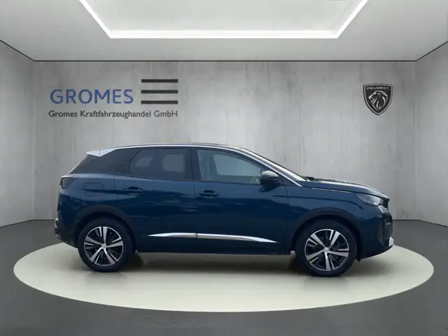 Peugeot 3008 view 2