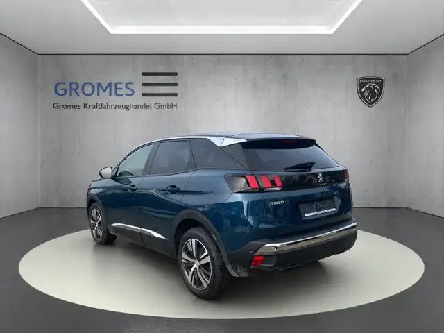 Peugeot 3008 view 5