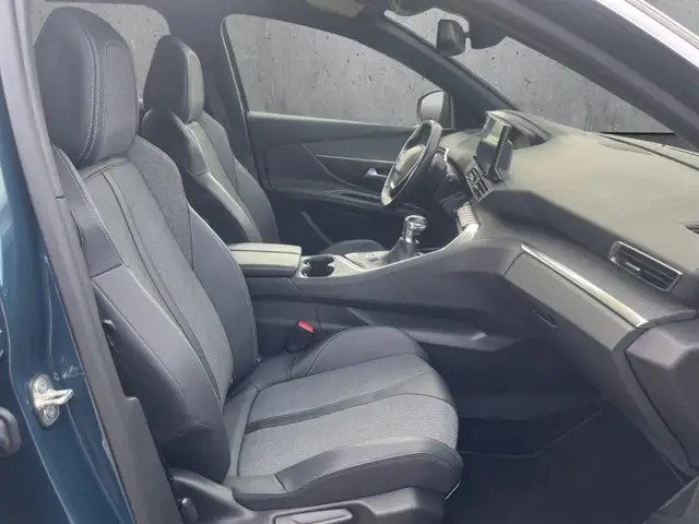 Peugeot 3008 view 12