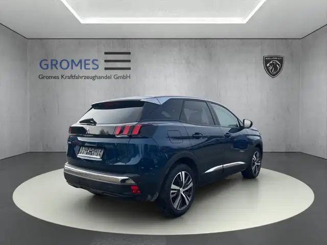 Peugeot 3008 view 3